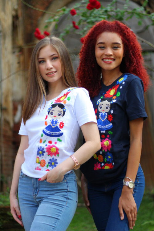 Camiseta SalvaDoll Bordada