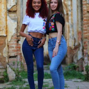 Crop top Muñeca y Flores