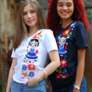 Camiseta SalvaDoll Bordada