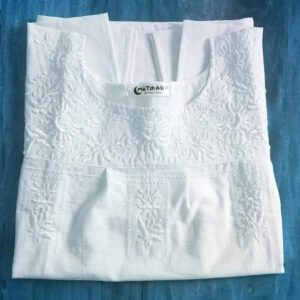 Blusa en manta Blanca con 2 bordados color blanco